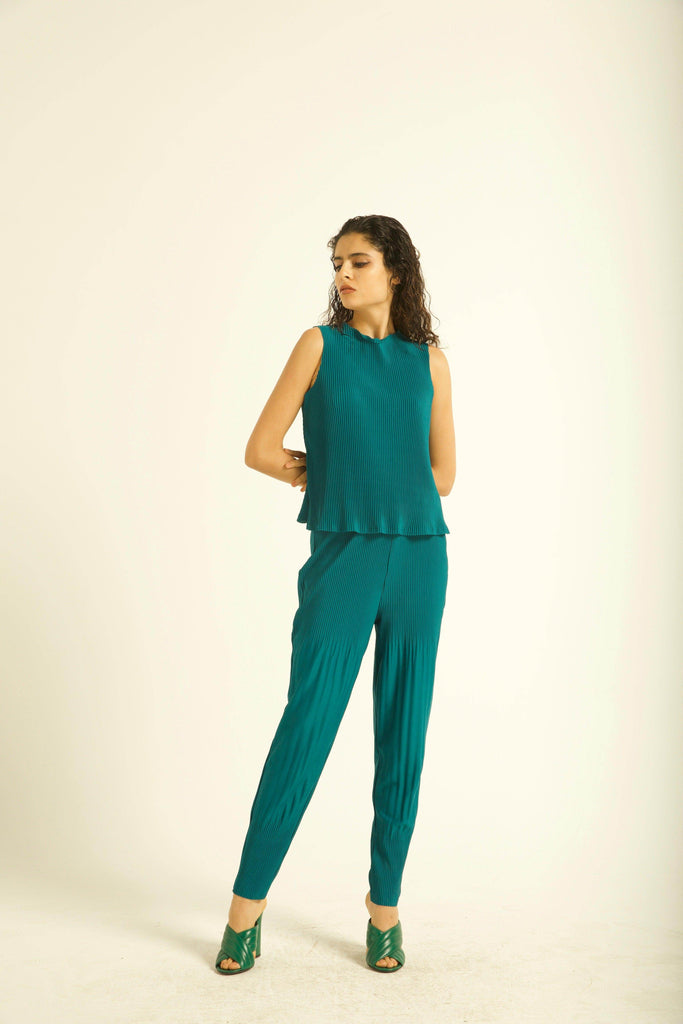 PLEAT SLEEVELESS TOP - dash and dot dash and dot