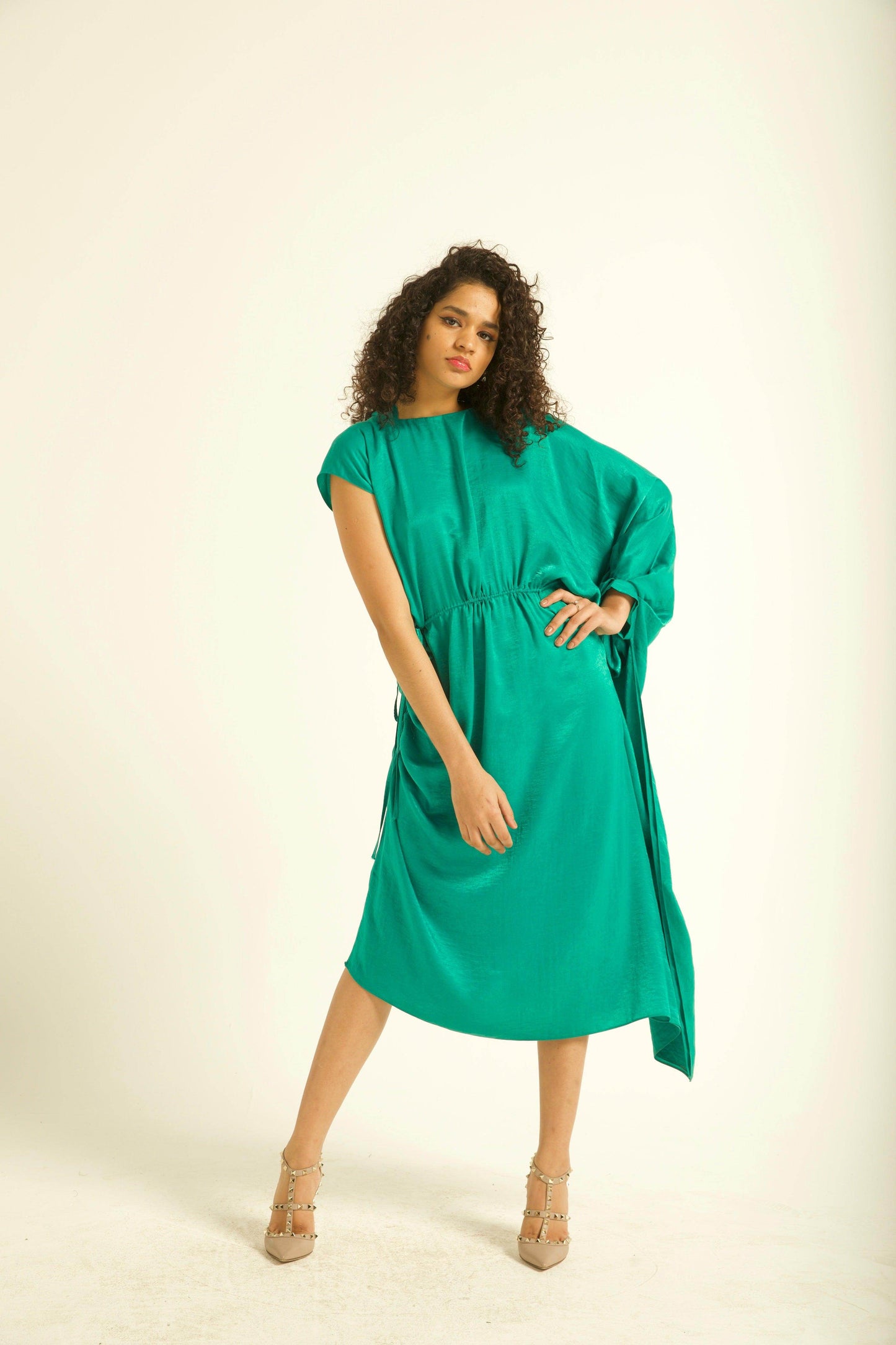 SINGLE SLEEVE DRAPED MIDI - dash and dot