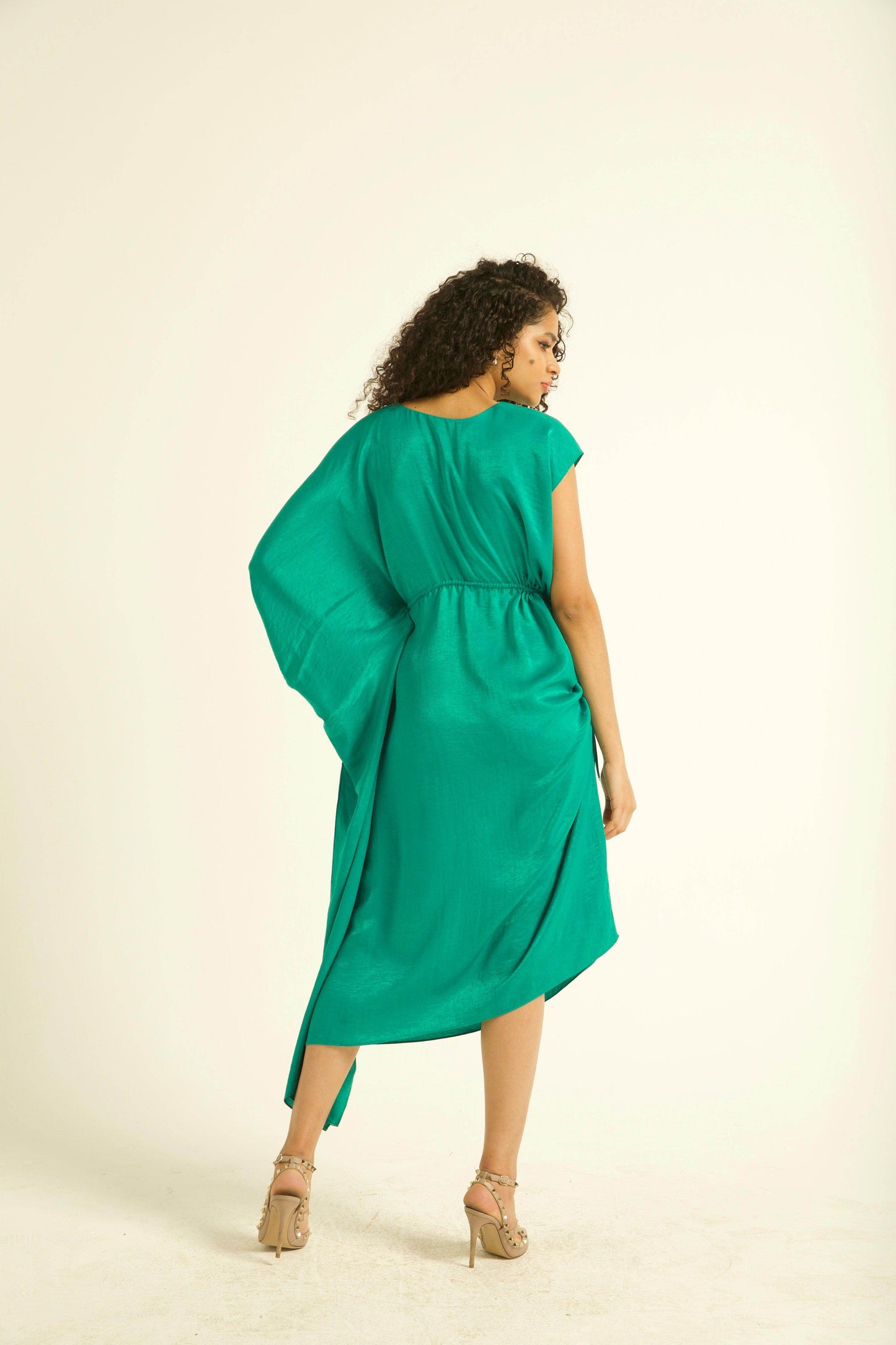 SINGLE SLEEVE DRAPED MIDI - dash and dot