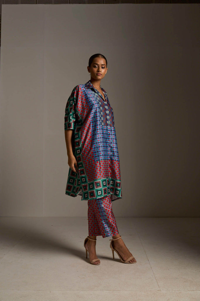 BOXY TILE PRINTED TOP - dash and dot dash and dot