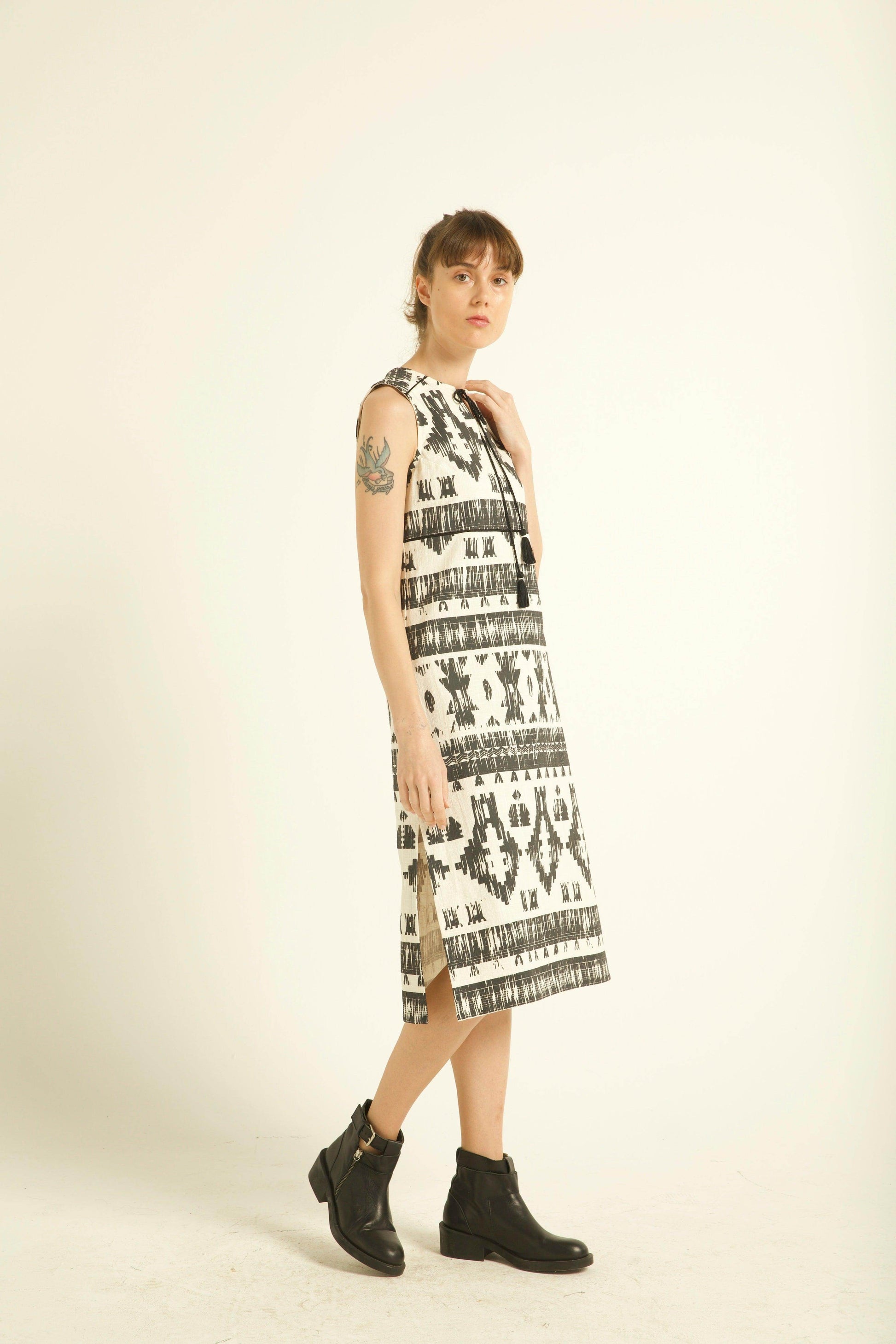 TEXTURED TRIBAL MIDI - dash and dot