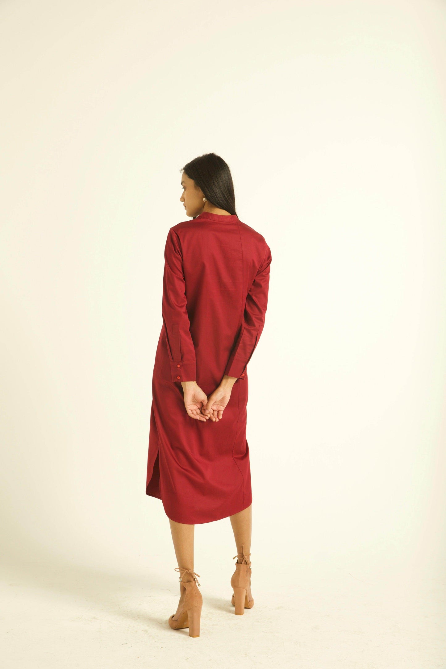 FULL-SLEEVE BUTTON PLEAT MIDI - dash and dot