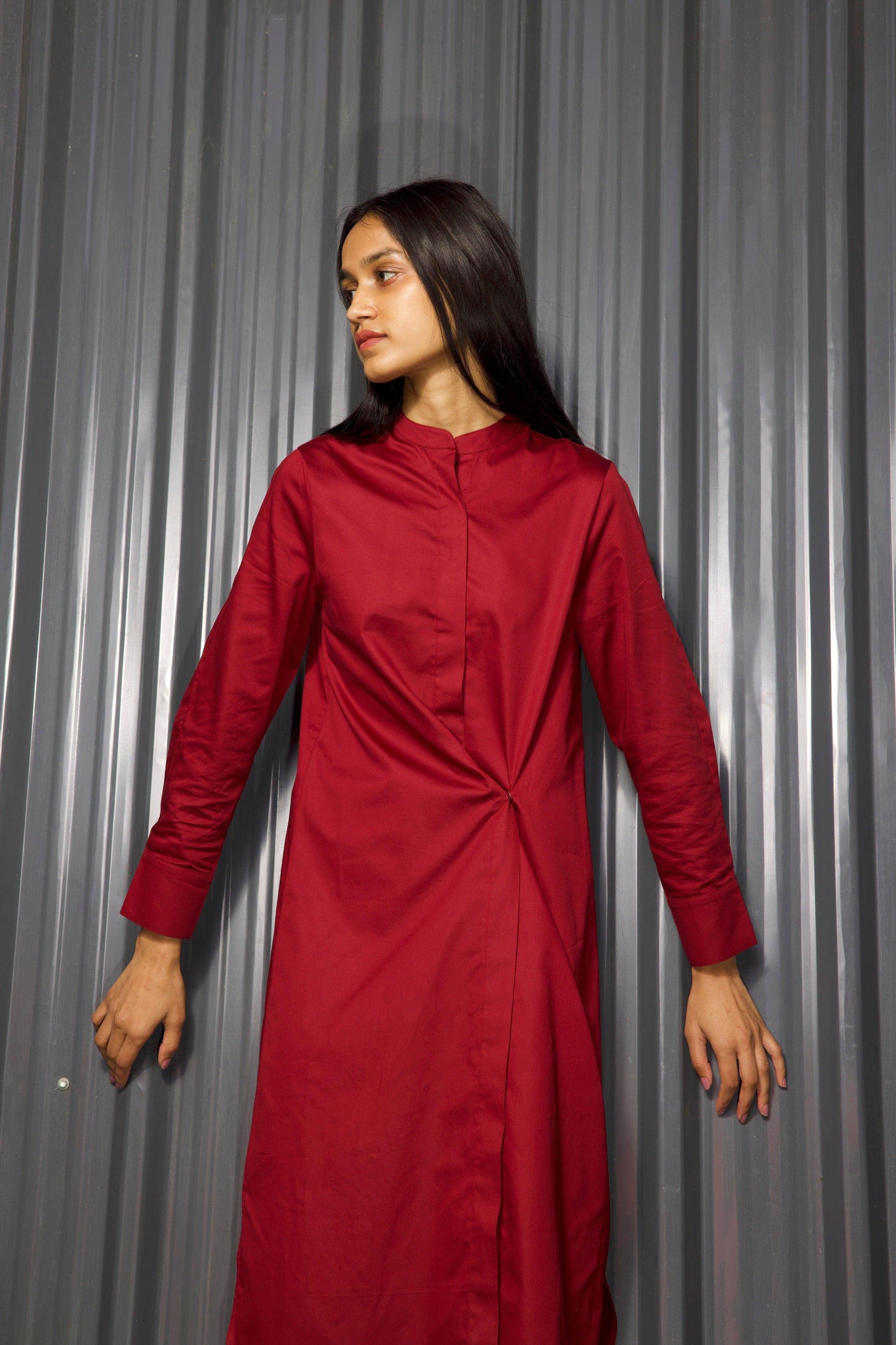 FULL-SLEEVE BUTTON PLEAT MIDI - dash and dot