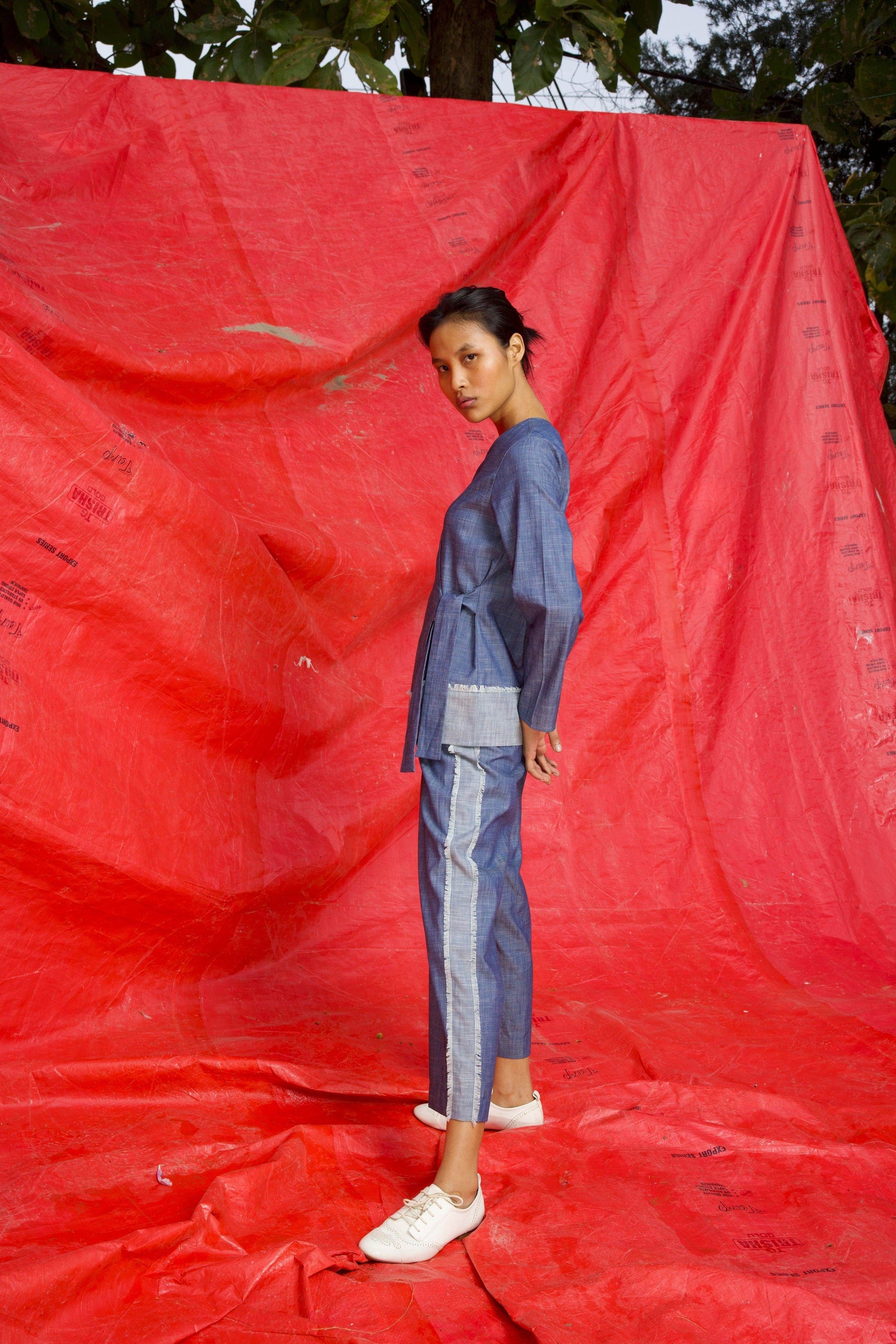 SIDE TIE DENIM BLOCK TOP - dash and dot