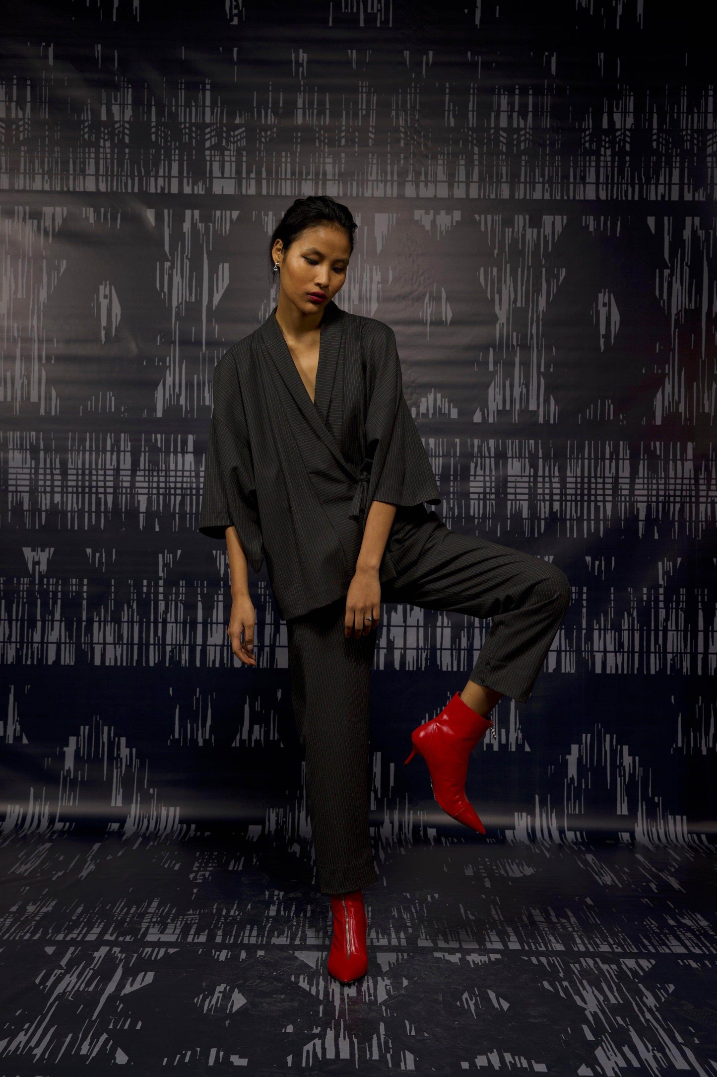 PINSTRIPE KIMONO - dash and dot