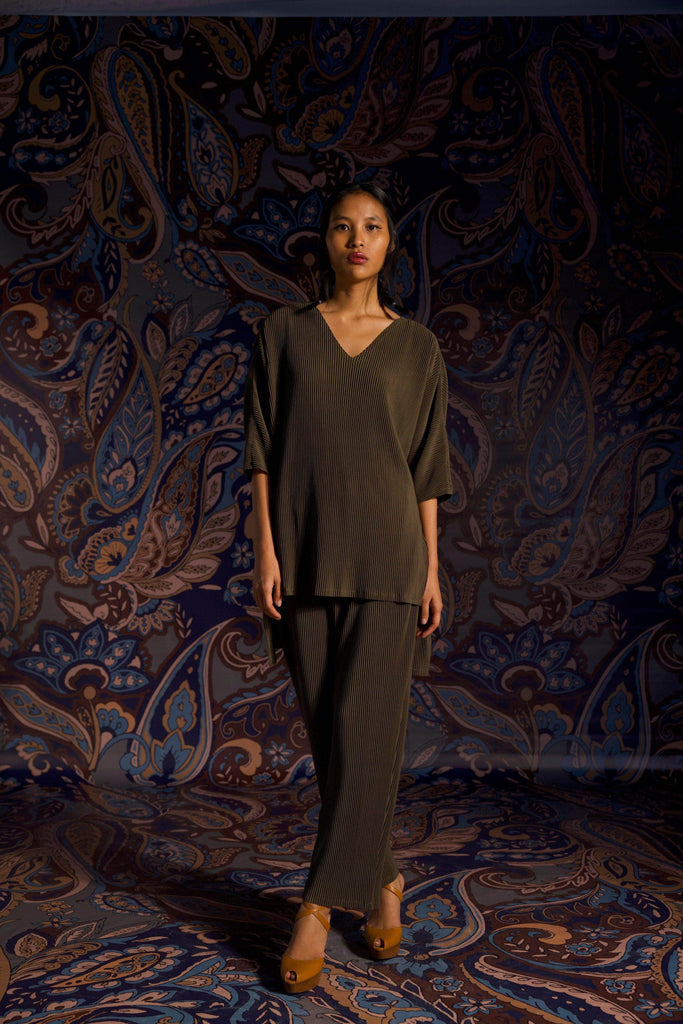 HIGH-LOW PLEAT TOP - dash and dot dash and dot