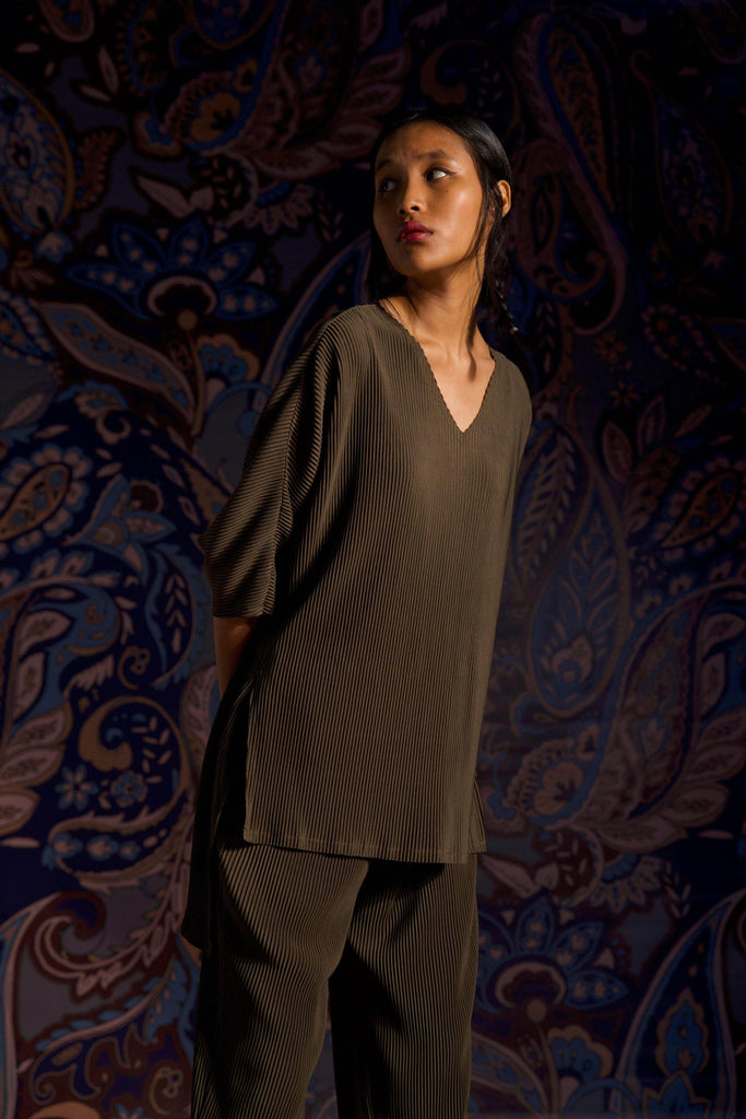 HIGH-LOW PLEAT TOP - dash and dot dash and dot