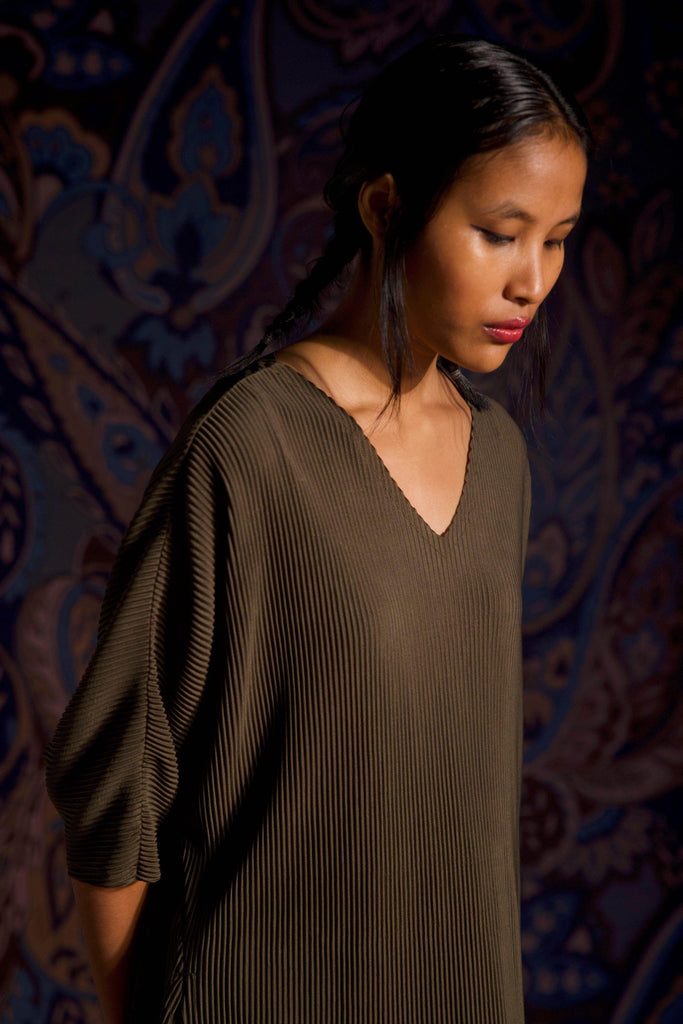 HIGH-LOW PLEAT TOP - dash and dot dash and dot