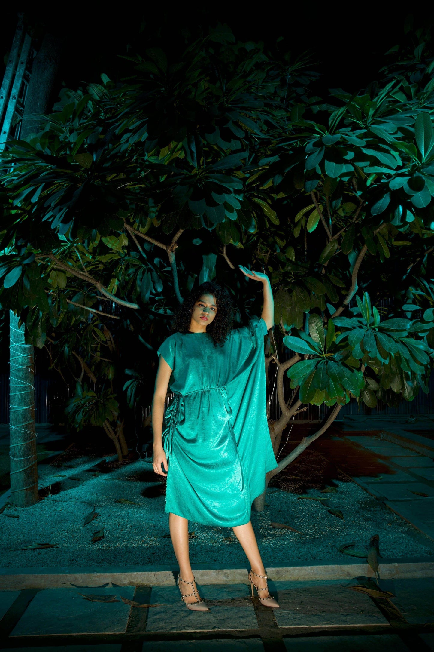 SINGLE SLEEVE DRAPED MIDI - dash and dot