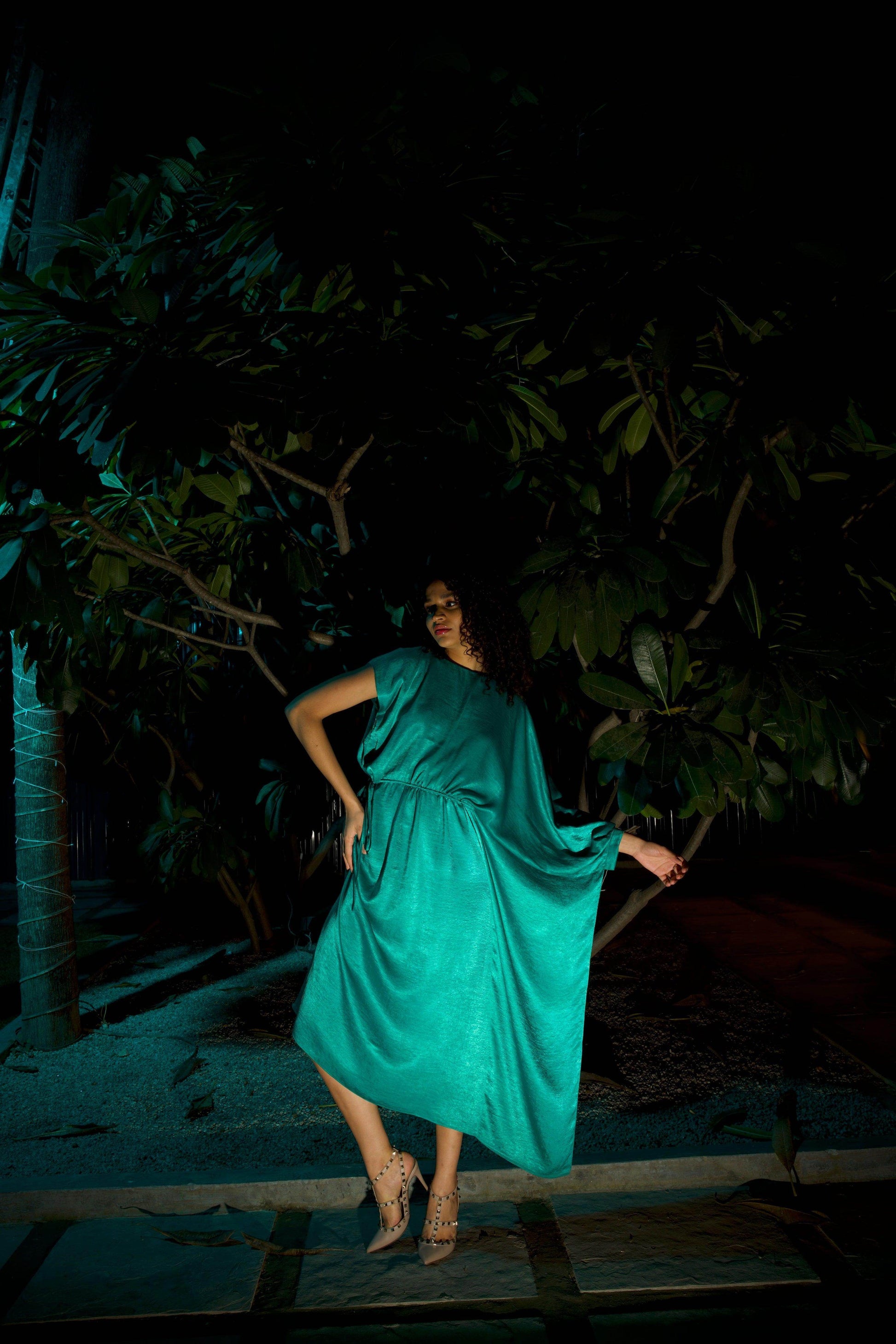 SINGLE SLEEVE DRAPED MIDI - dash and dot