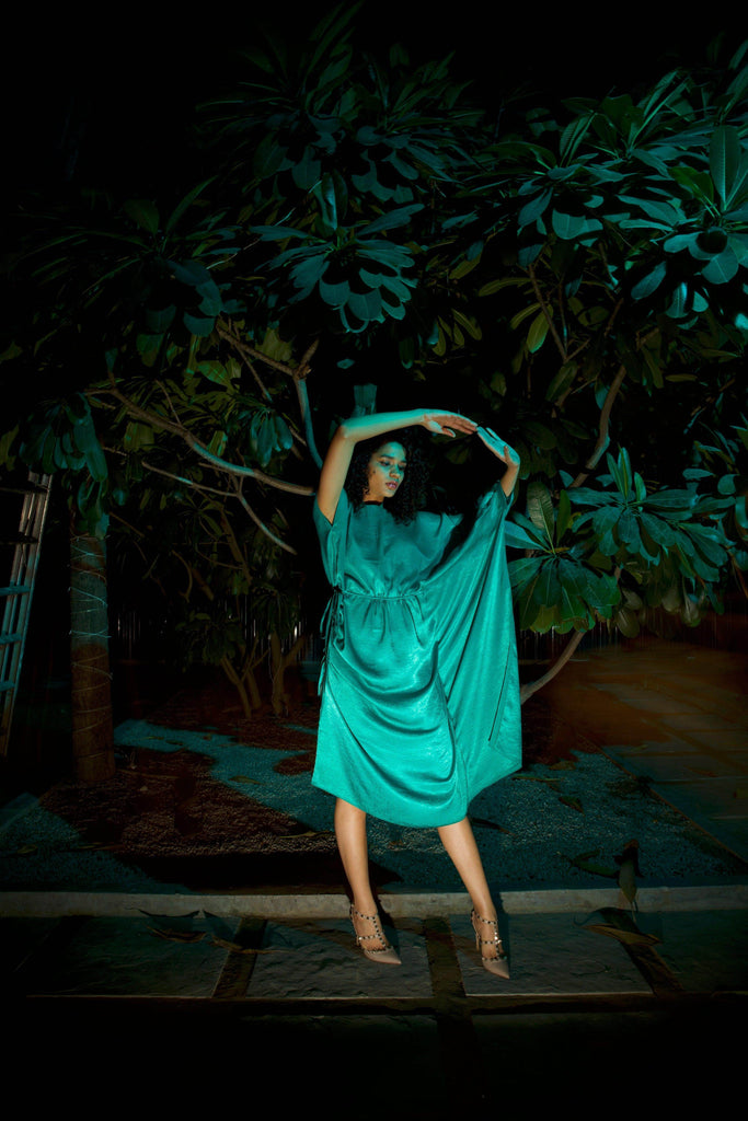 SINGLE SLEEVE DRAPED MIDI - dash and dot dash and dot