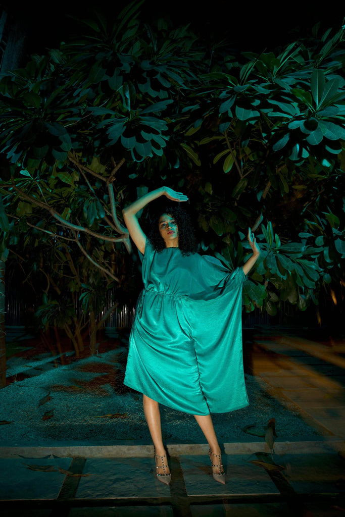 SINGLE SLEEVE DRAPED MIDI - dash and dot dash and dot