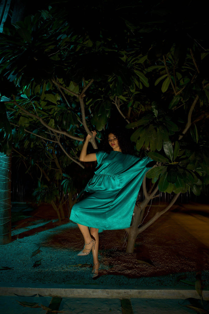 SINGLE SLEEVE DRAPED MIDI - dash and dot dash and dot