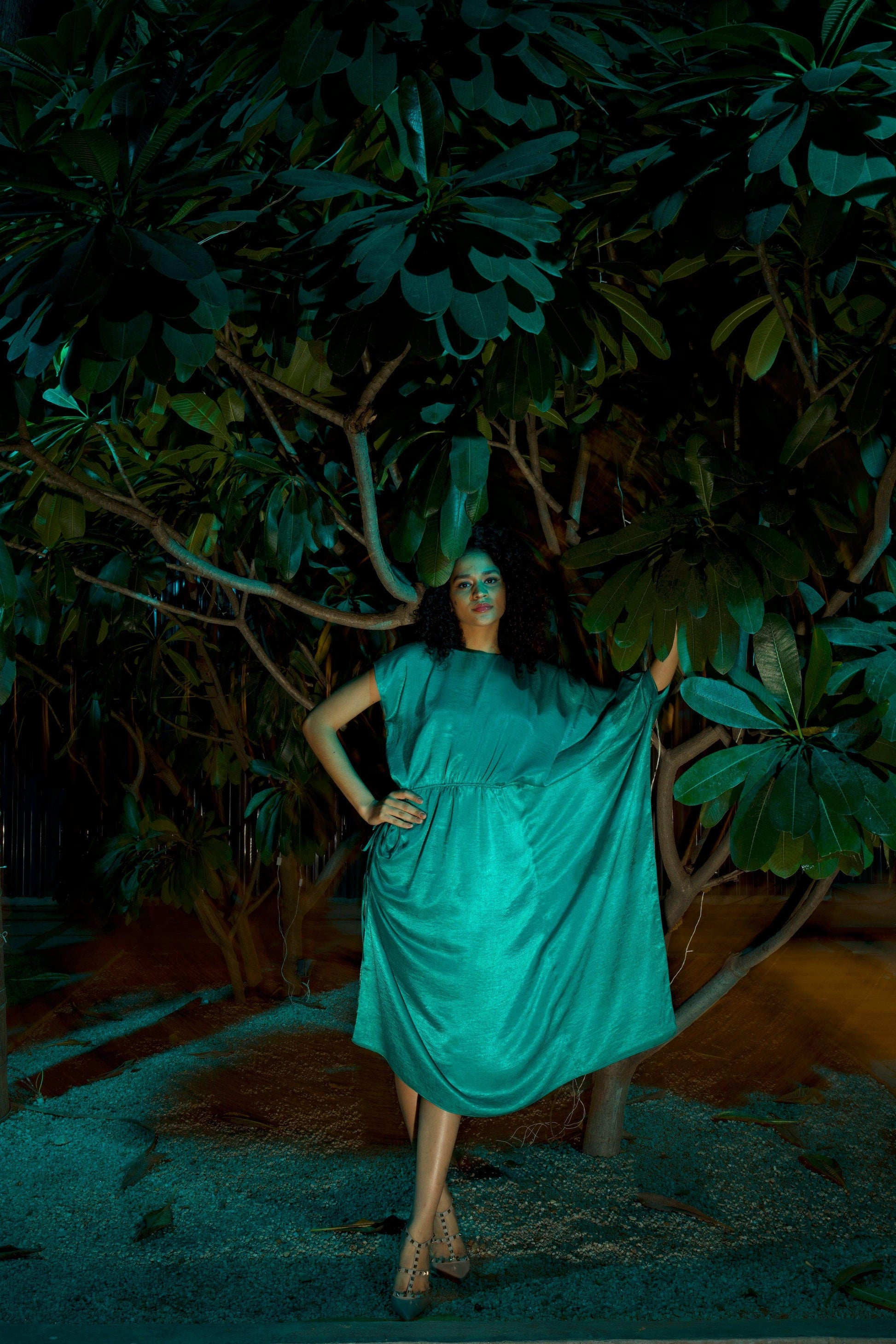 SINGLE SLEEVE DRAPED MIDI - dash and dot