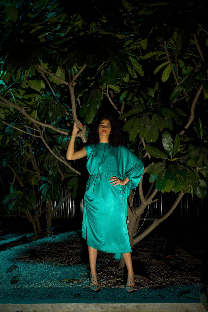 SINGLE SLEEVE DRAPED MIDI - dash and dot dash and dot