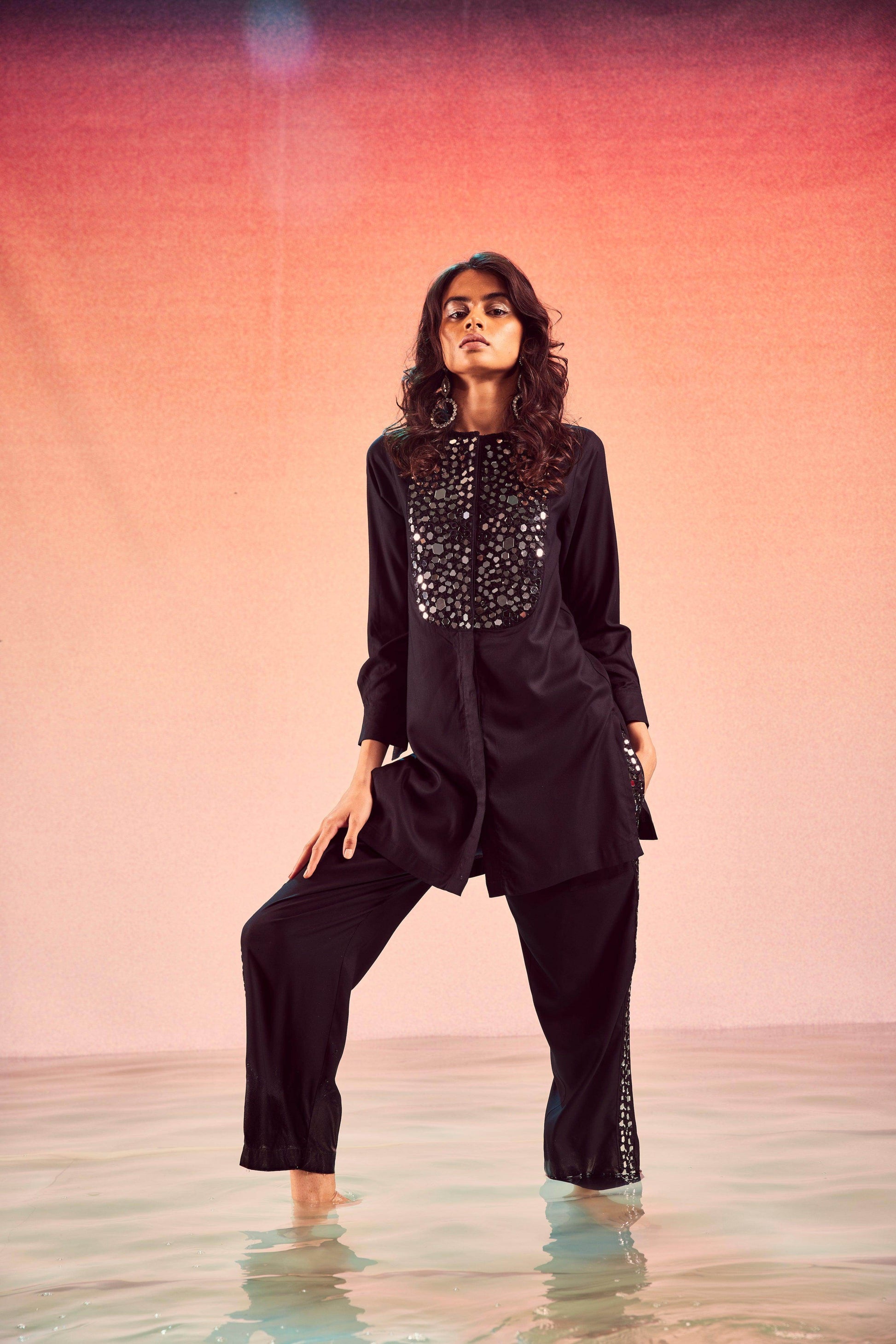 MIRROR EMBROIDERED SHIRT - dash and dot