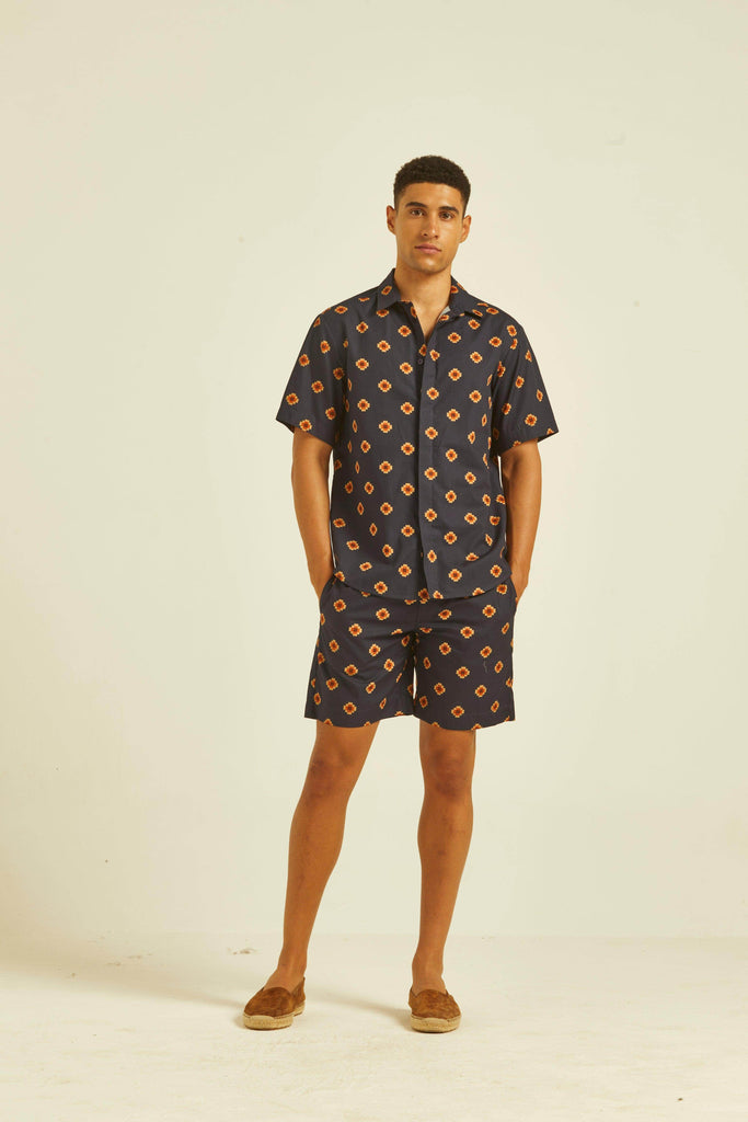 MULTI MOTIF SHORT - dash and dot dash and dot