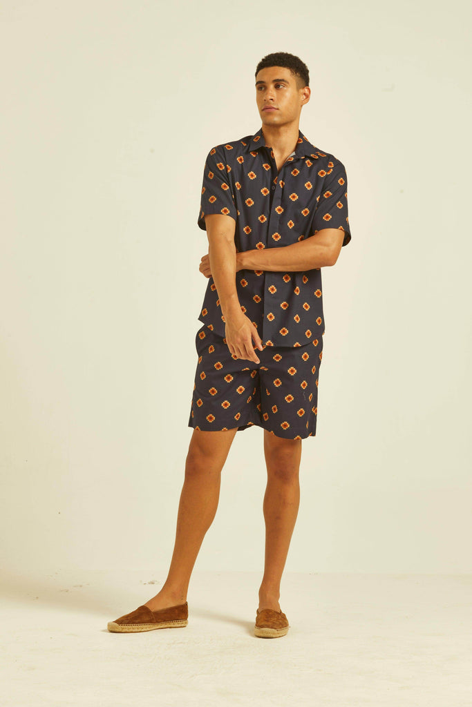 MULTI MOTIF SHORT - dash and dot dash and dot