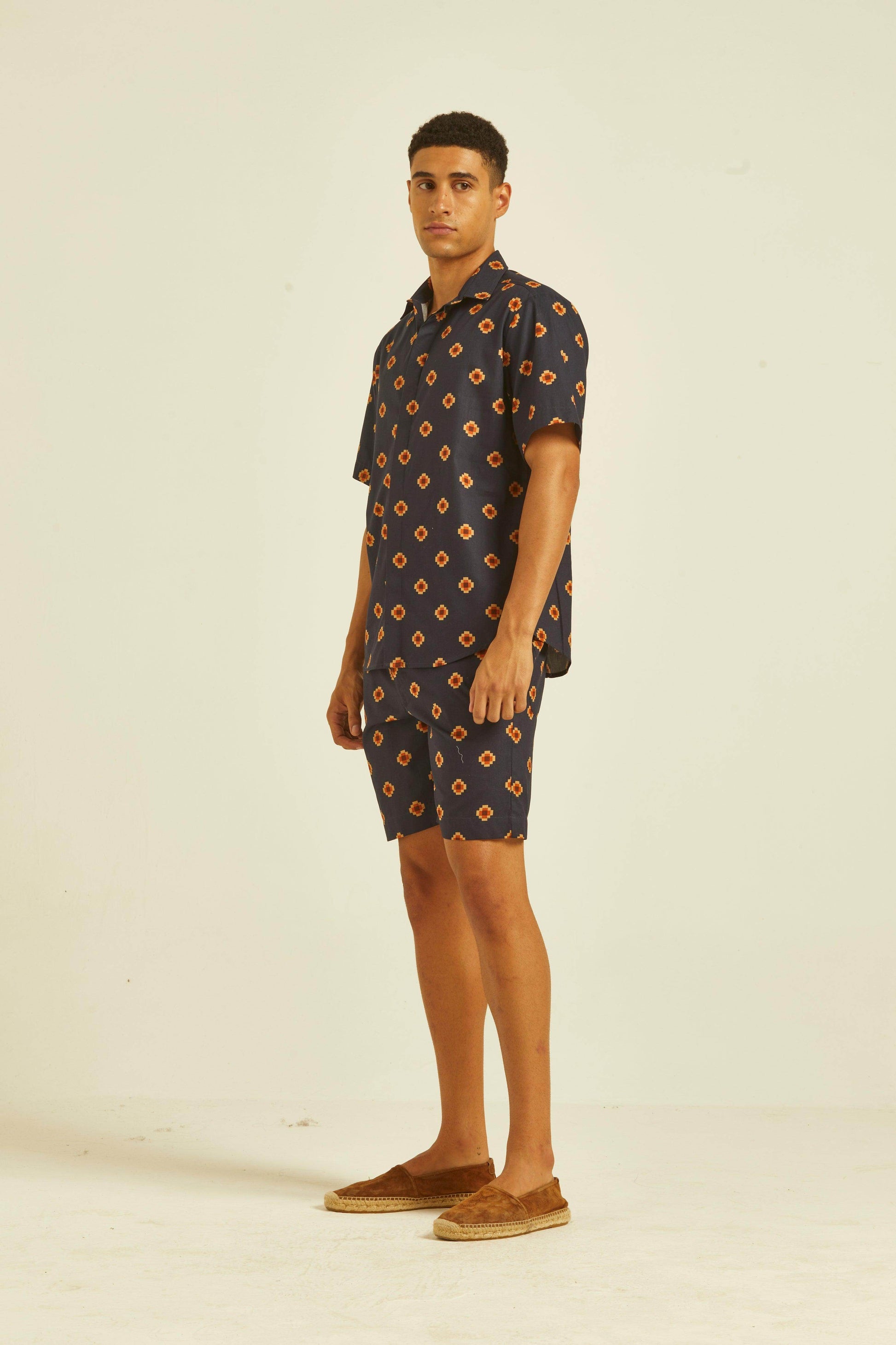 MULTI MOTIF SHORT - dash and dot