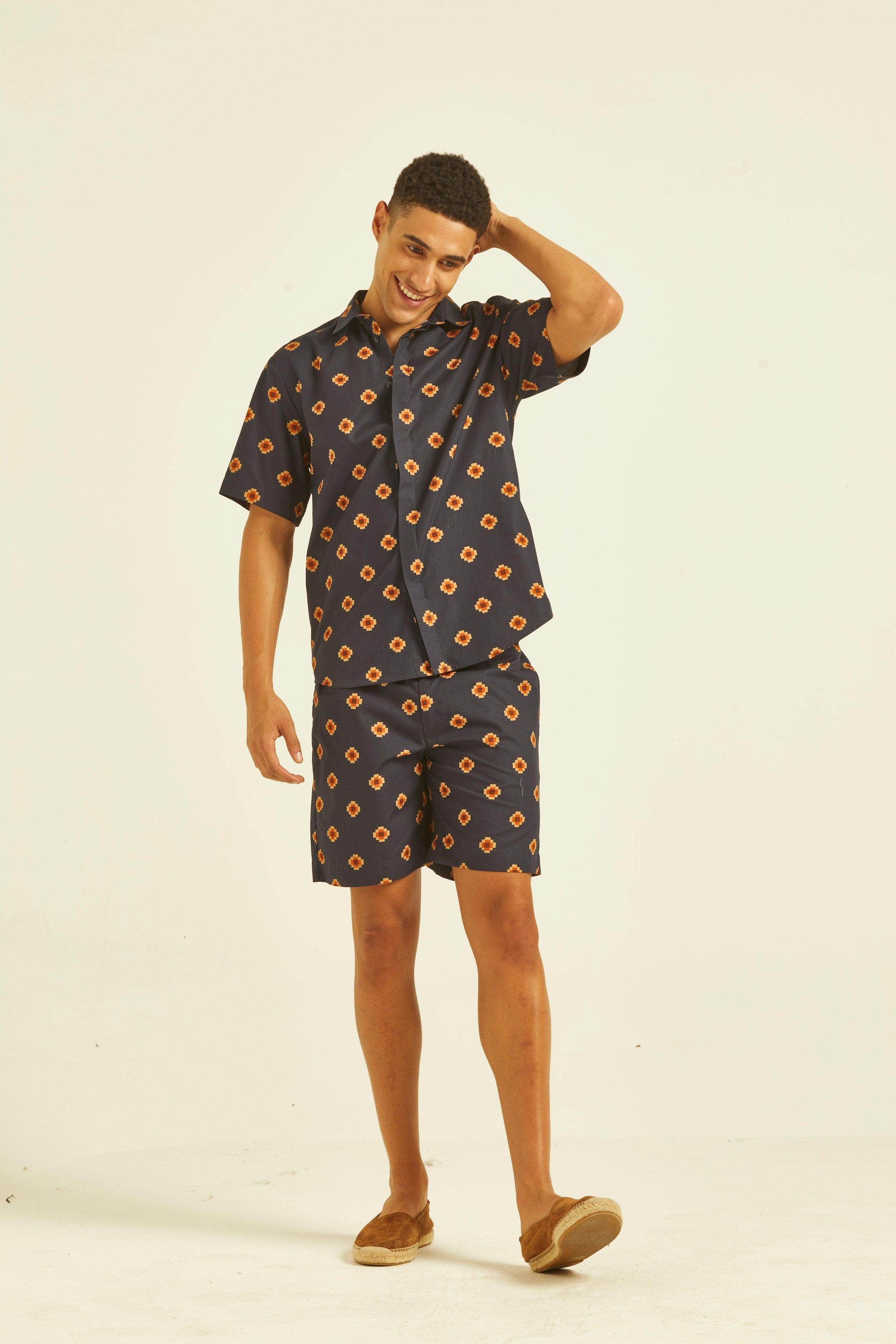 MULTI MOTIF SHORT - dash and dot