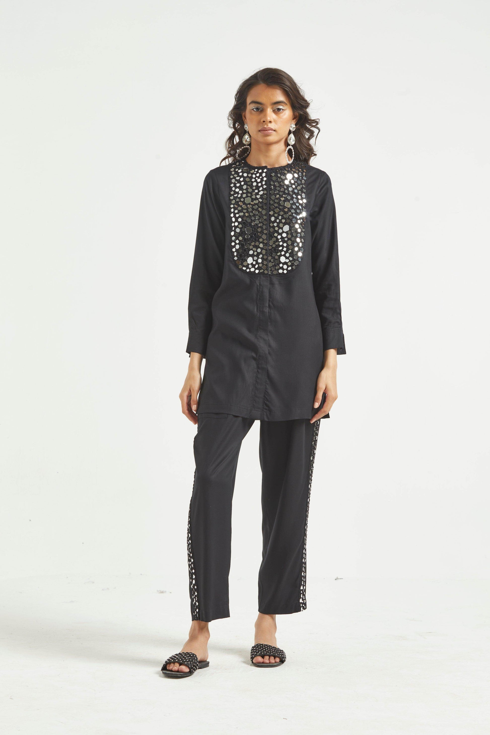 MIRROR EMBROIDERED SHIRT - dash and dot