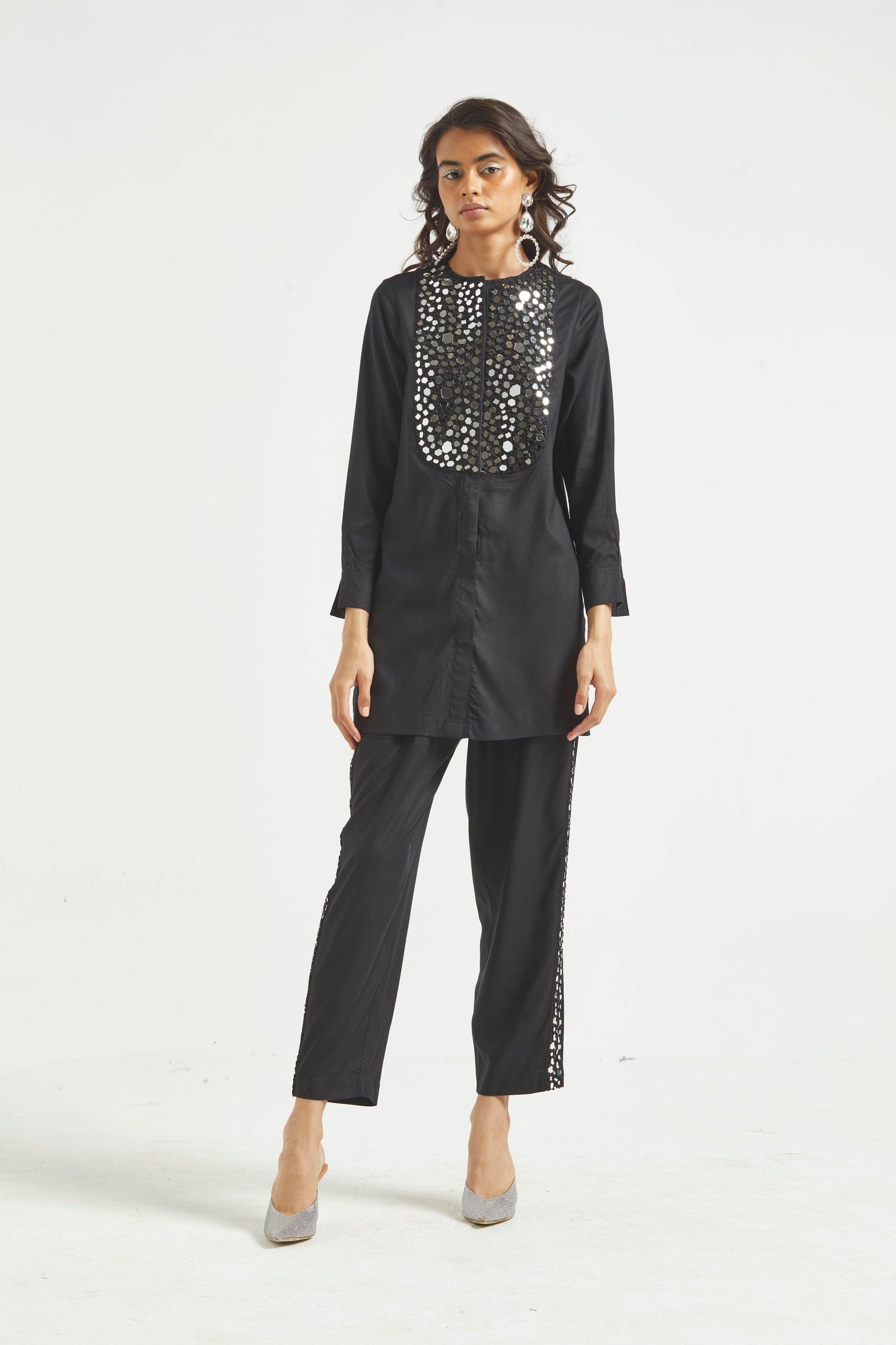 MIRROR EMBROIDERED SHIRT - dash and dot