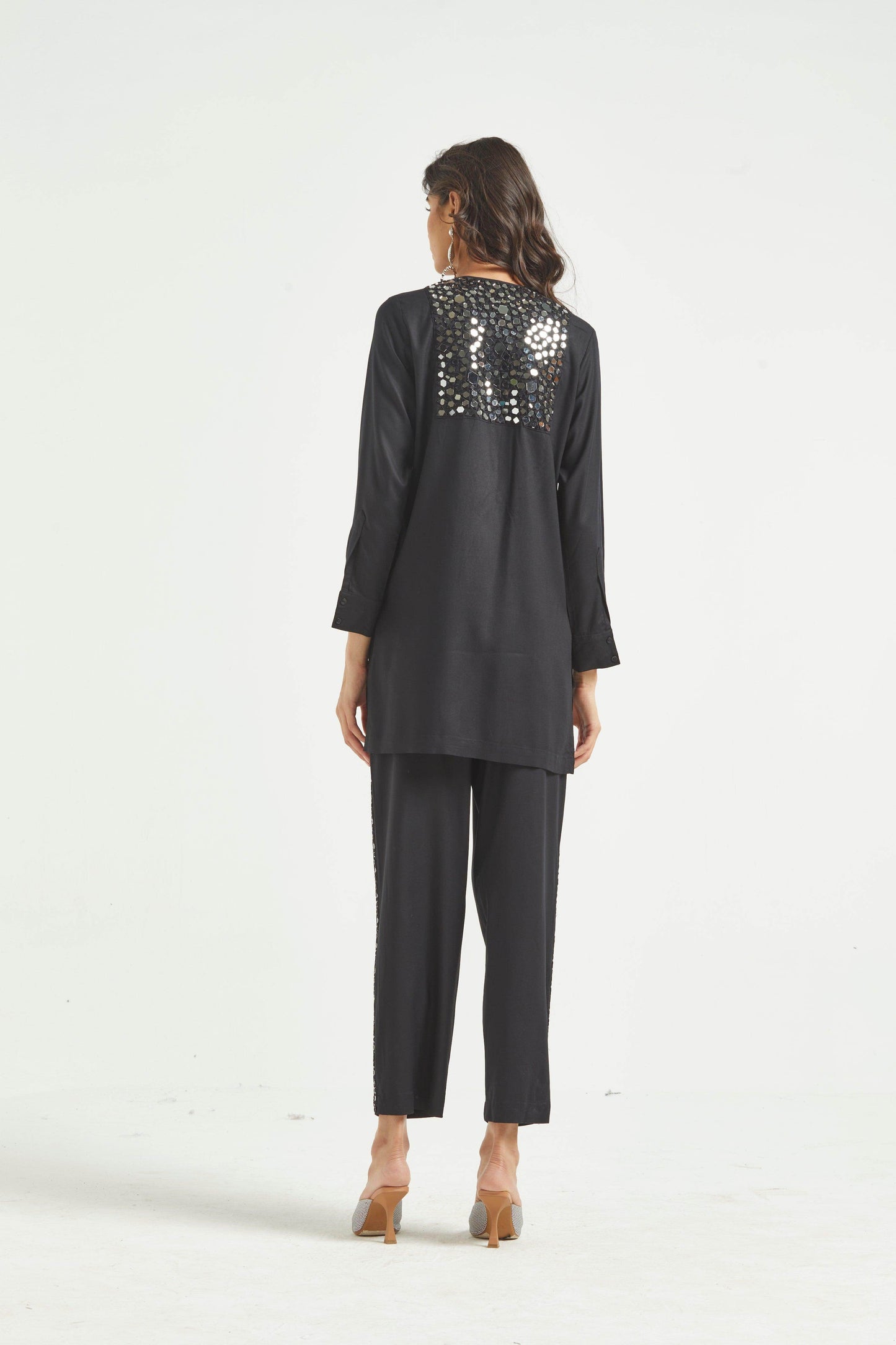 MIRROR EMBROIDERED SHIRT - dash and dot