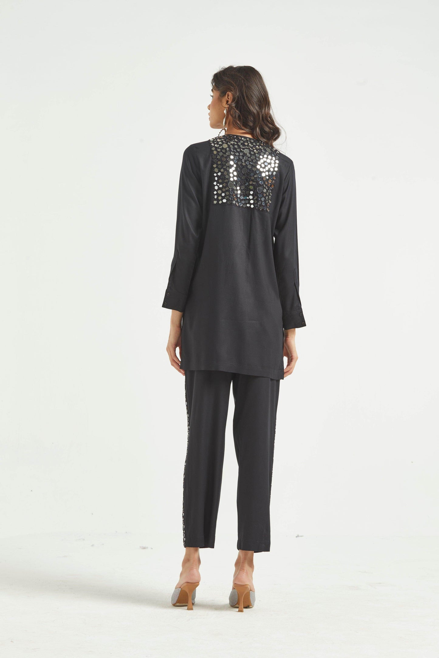 MIRROR EMBROIDERED SHIRT - dash and dot