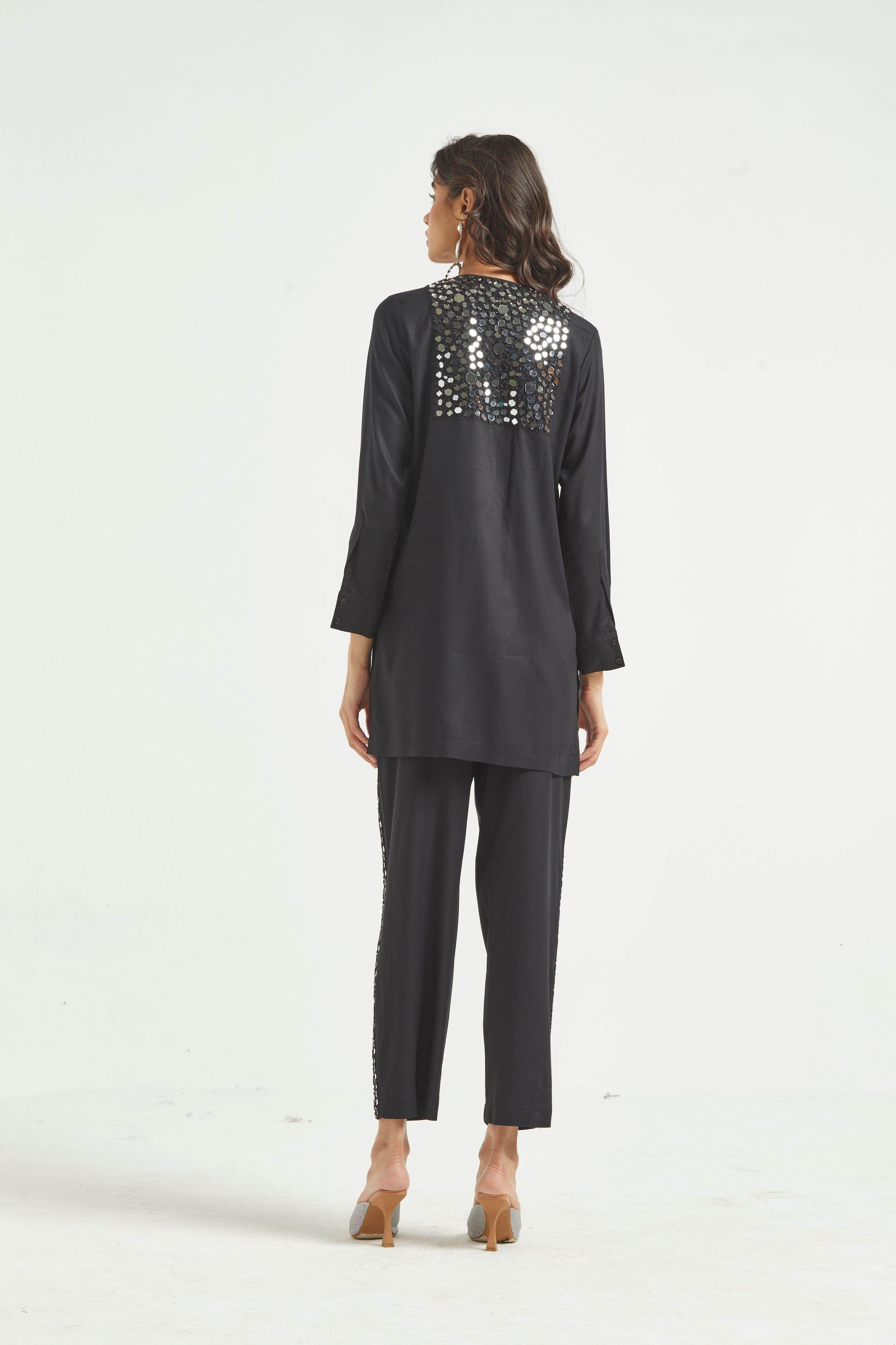 MIRROR EMBROIDERED SHIRT - dash and dot