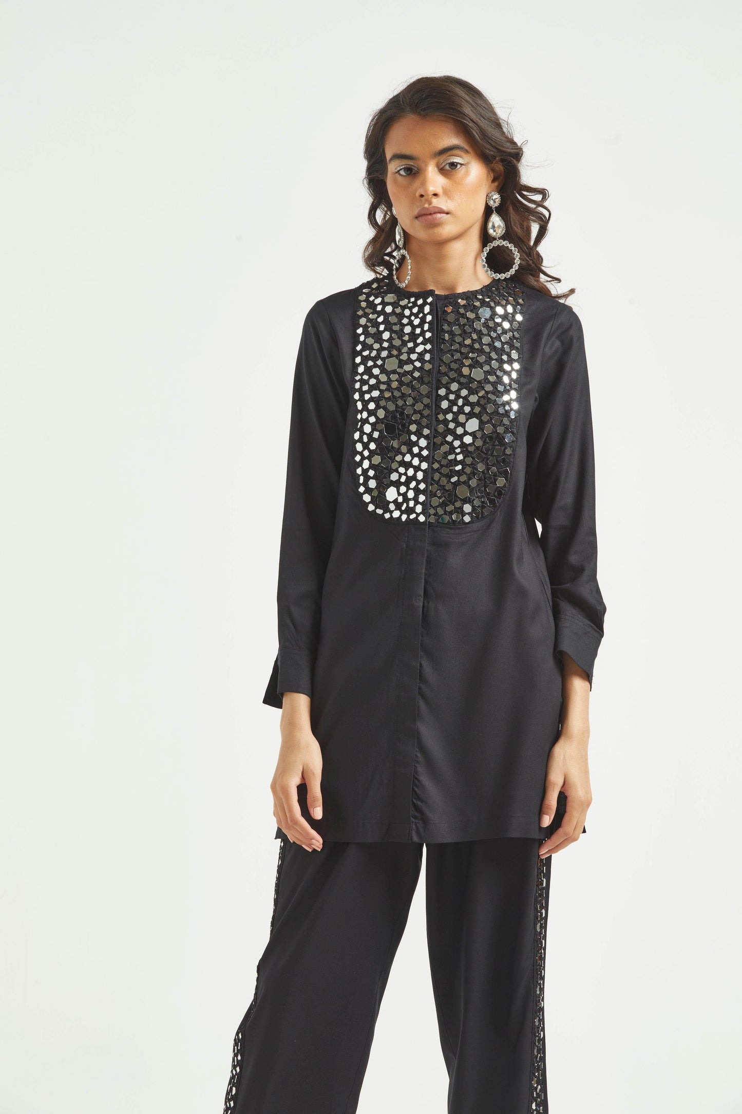 MIRROR EMBROIDERED SHIRT - dash and dot