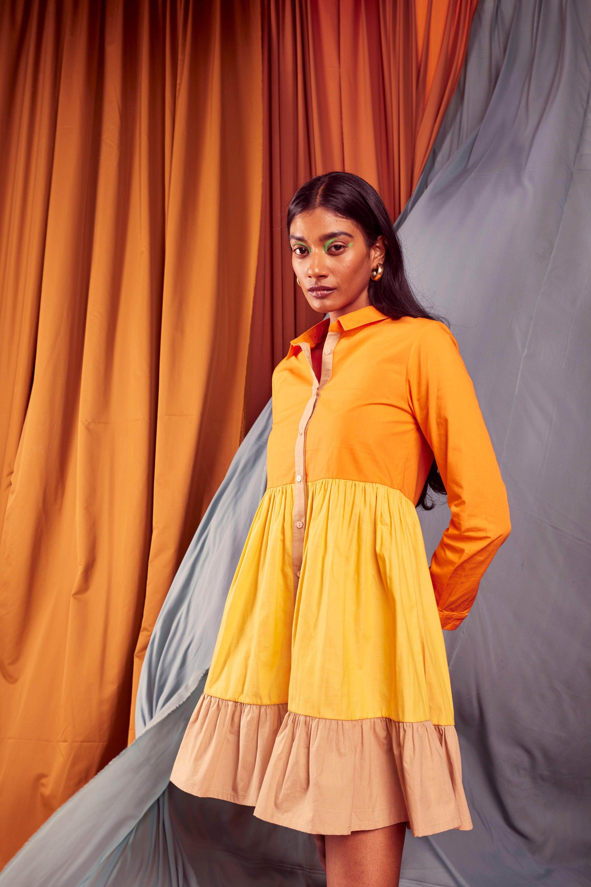 COLOR BLOCKED TIERED MINI - dash and dot